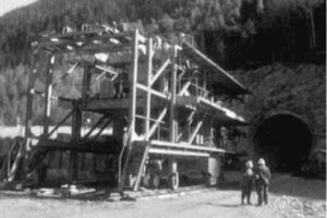 B&W picture of the REEL's Jumbo machine