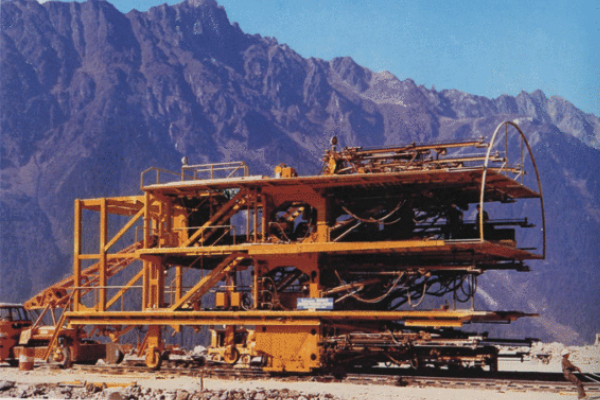 le Jumbo de reel creuse le tunnel du mont blanc