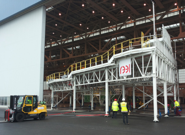 L'équipe de sécurité de REEL international dans une usine aéronautique