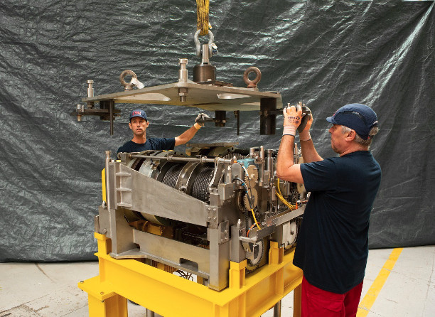 two REEL international technicians in maintenance operations for the DEFENSE sector
