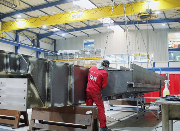 Chaudronnier de REEL international en fabrication industrielle
