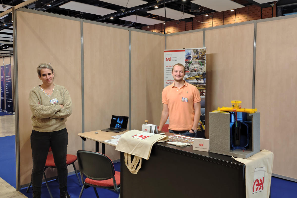 2 recruteurs de REEL International sur un salon